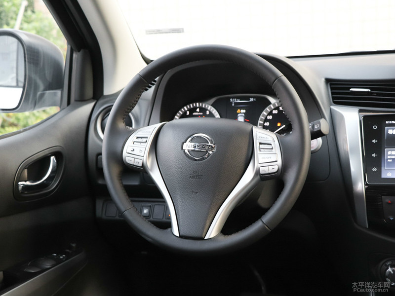 又想跑高速又想兼顾越野的车推荐,坦克300和途达哪个更值得买