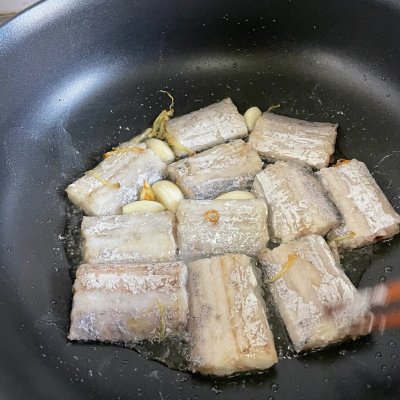 雪菜带鱼的正宗做法,雪里蕻烧带鱼