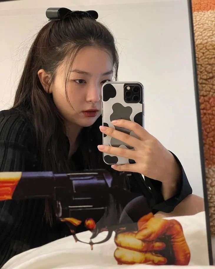 白百何坎肩卫衣,白百何ootd穿搭