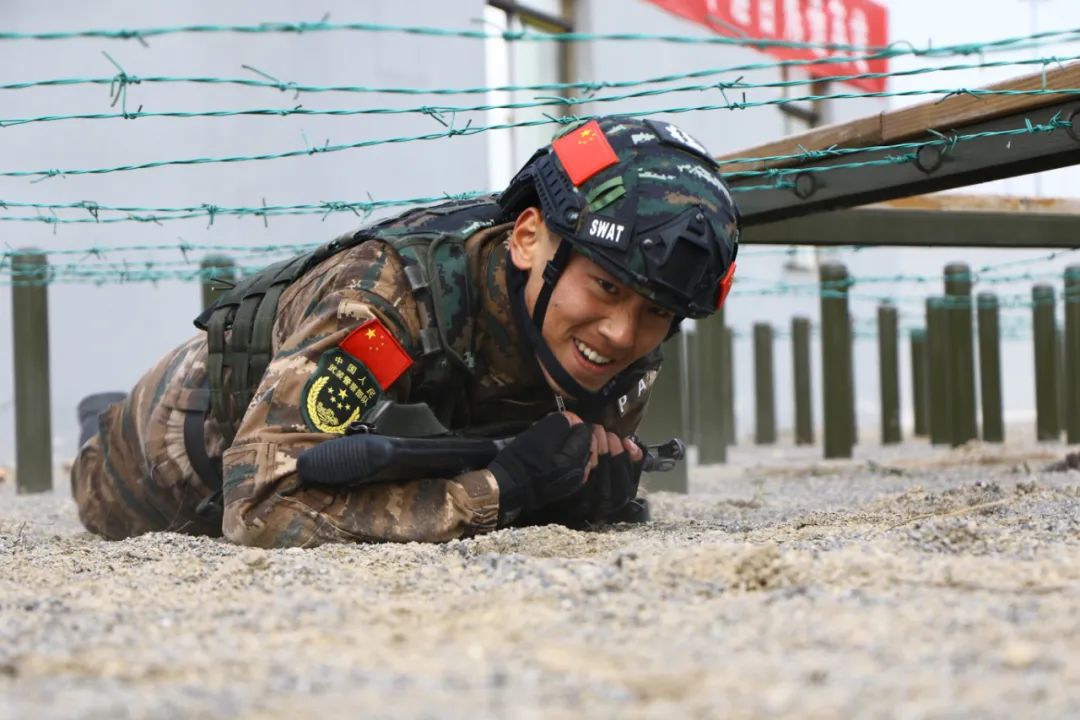 面对考验,预备特战队员比武