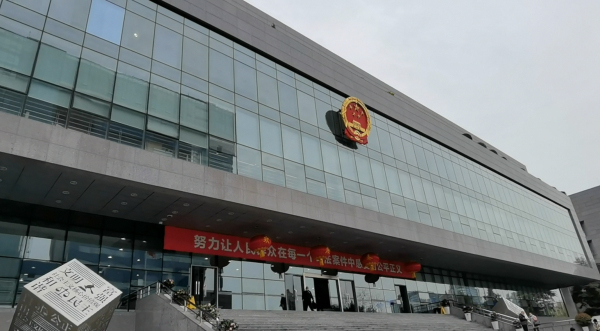 11岁小孩玩吃鸡花掉20万,小孩玩吃鸡被骗11万