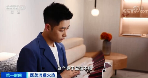 医院门诊排长队,医院里排长队