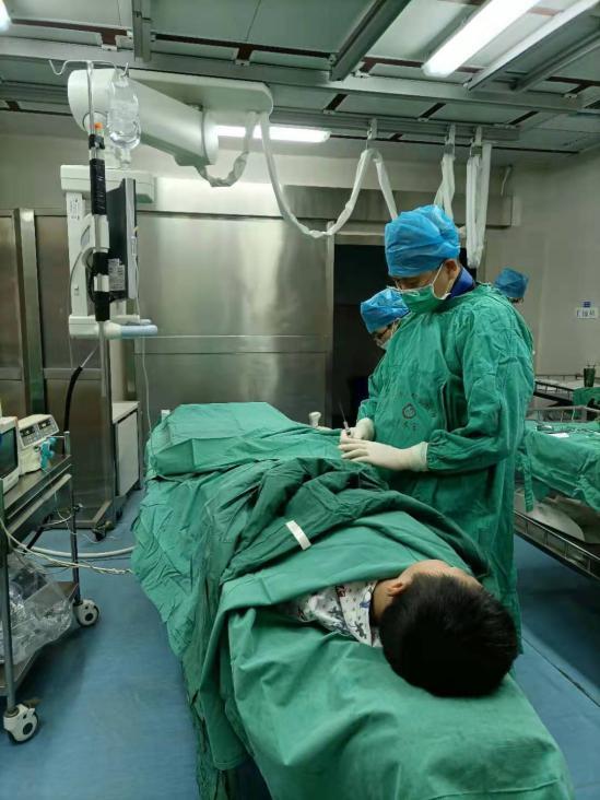 临时起搏器治疗暴发性心肌炎,七岁女孩暴发性心肌炎