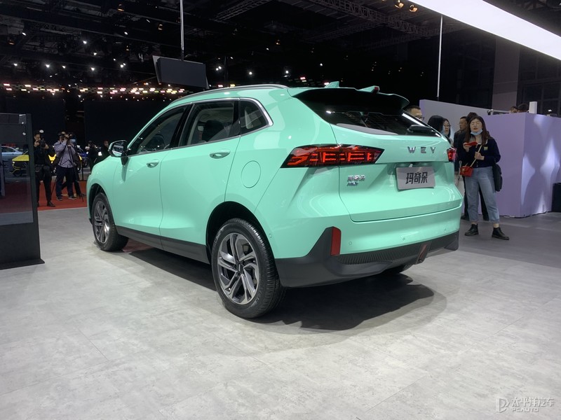 新款起亚嘉华实车曝光,2022丰田皇冠陆放豪华版图片