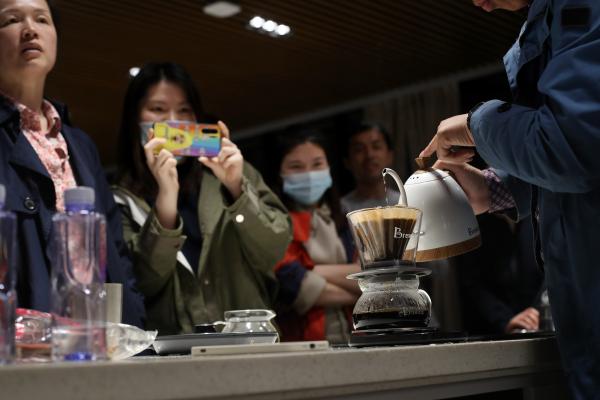 50秒抢光的木艺课在哪儿上?下半年又有6个区加入市民艺术夜校