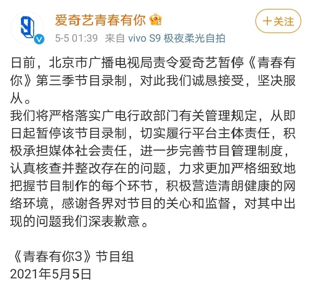 大量牛奶倒入水沟视频,白花花的牛奶倒掉