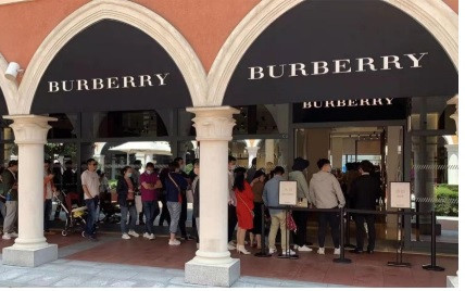 濂ョ壒鑾辨柉姹囪仛杩愬姩澶х墝,楂樼娑堣垂澶栨祦