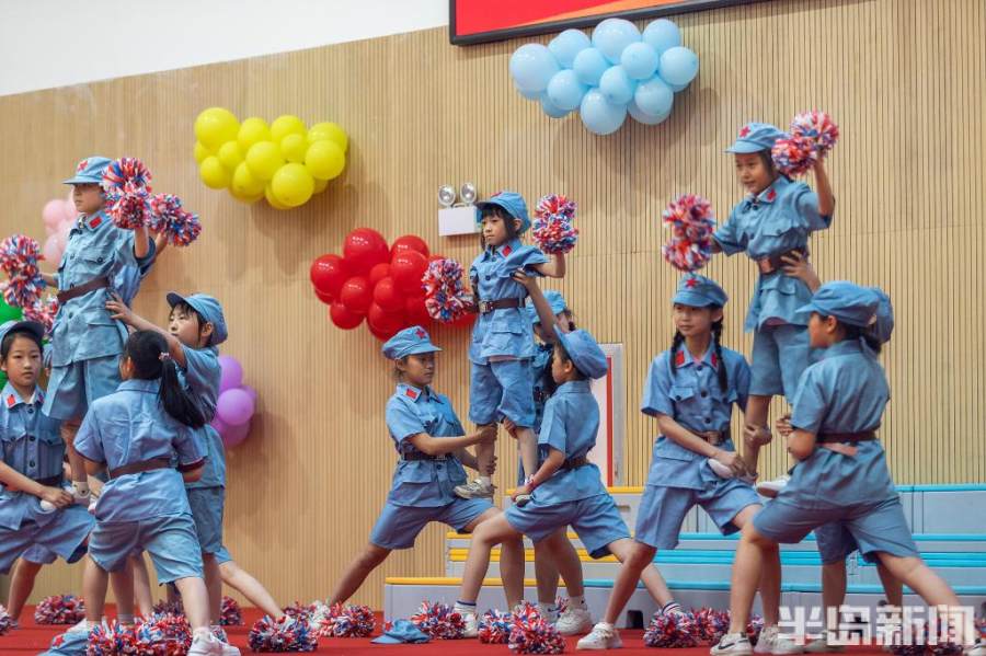 西海岸新区红军小学师资,红星闪闪红军小学视频