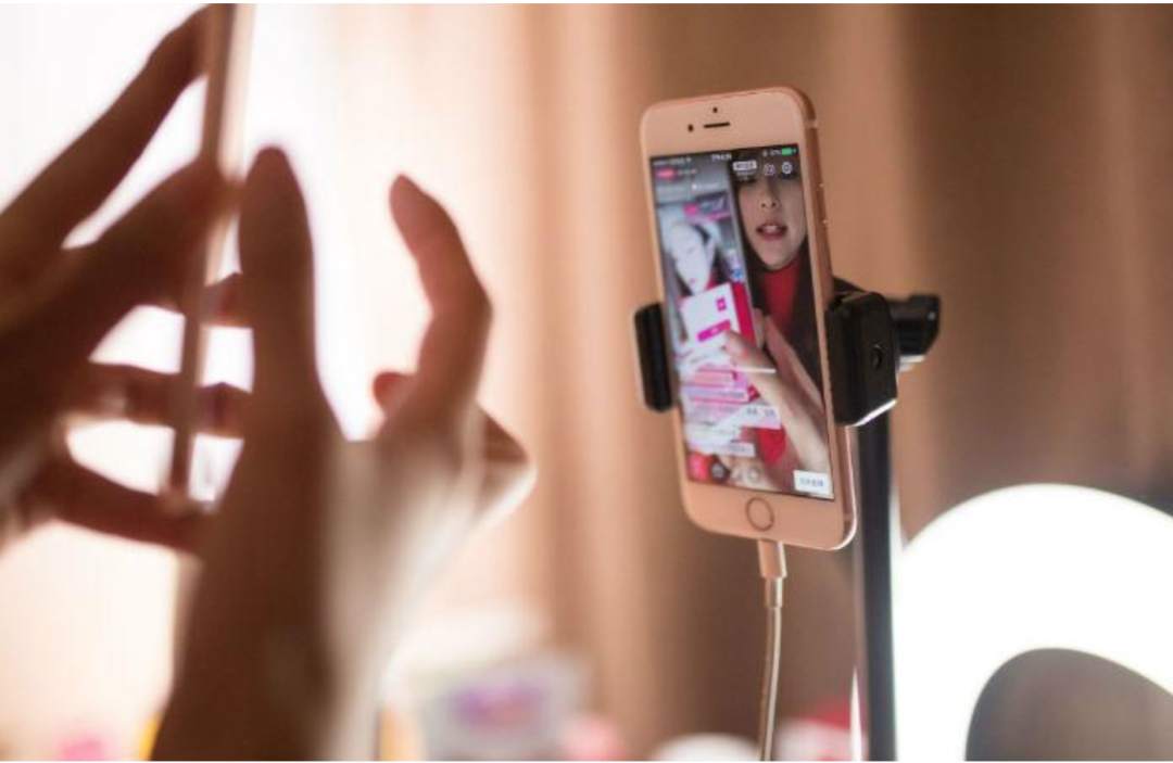 直播带货花样卖惨,直播带货常见违规诱导互动