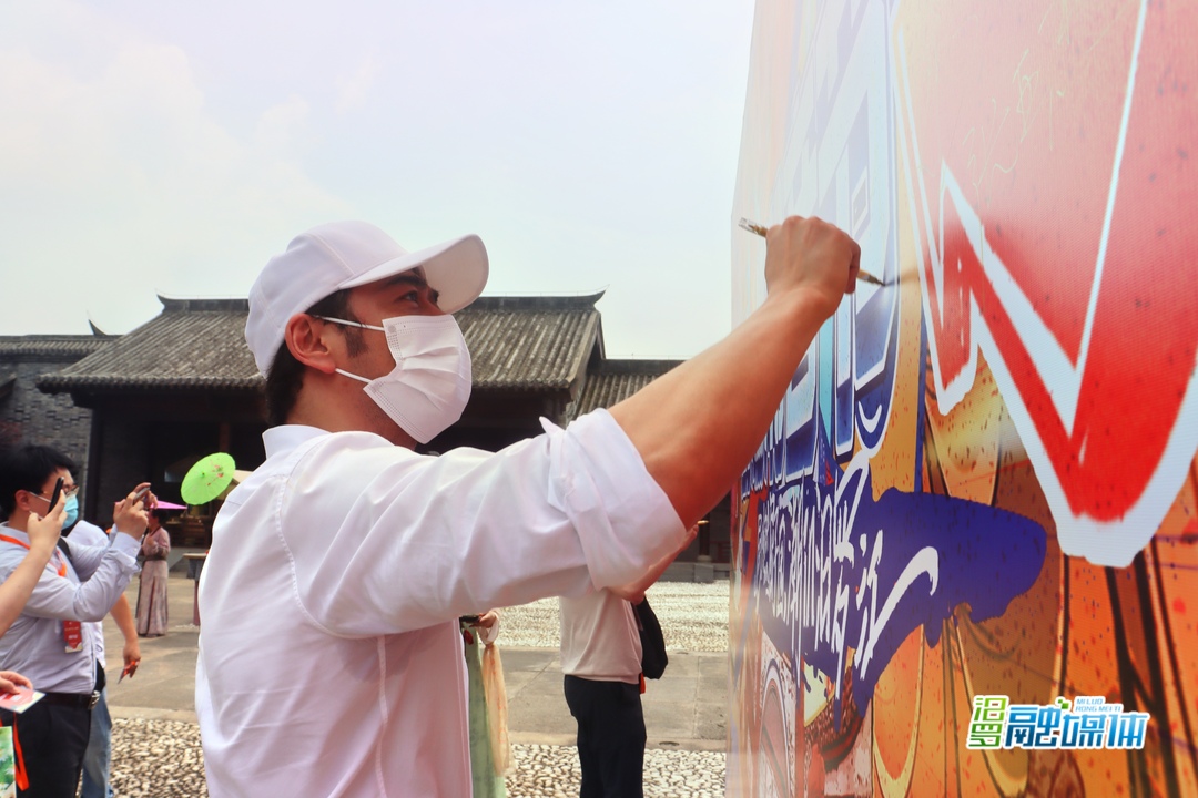 解锁剧本杀“终极玩法”“九鼎天问”万人沉浸式实景剧本体验落地汨罗