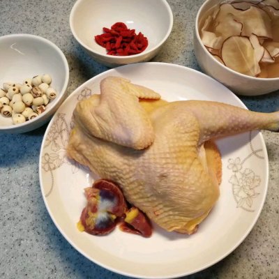 广东海底椰鲍鱼煲鸡汤,海底椰芋头鸡汤