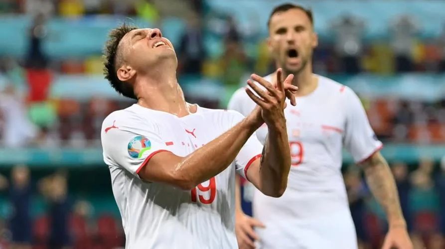 1984年欧洲杯法国2比0西班牙,西班牙惊天乌龙