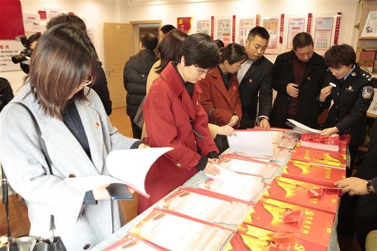 坚持*党**建引领凝聚发展合力——市委直属机关工委*党**建工作综述