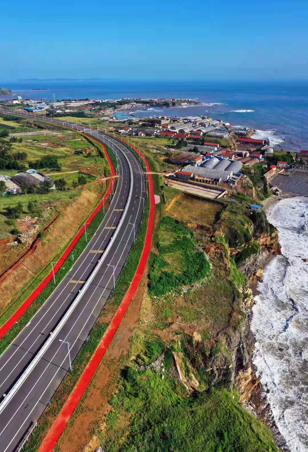 蓬莱的绿色大海,蓬莱的海滨路