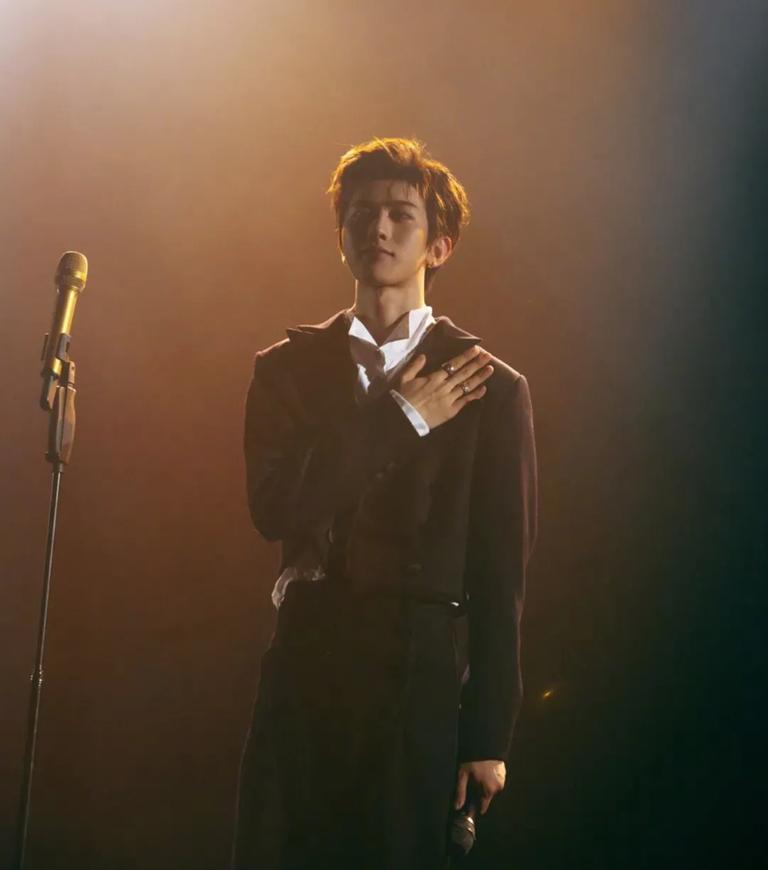 娱乐圈女装大佬,娱乐圈的女大佬