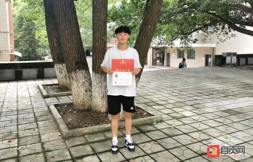 江姐中学女足比赛,自贡江姐中学田径队