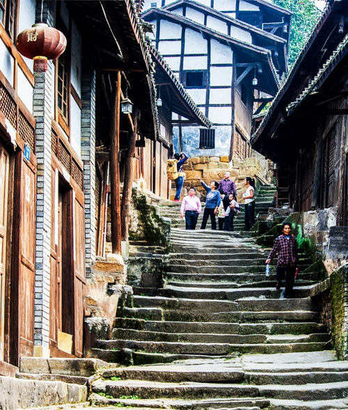 俯瞰万里长江第一桥及美丽的夜景,实拍万里长江第一城