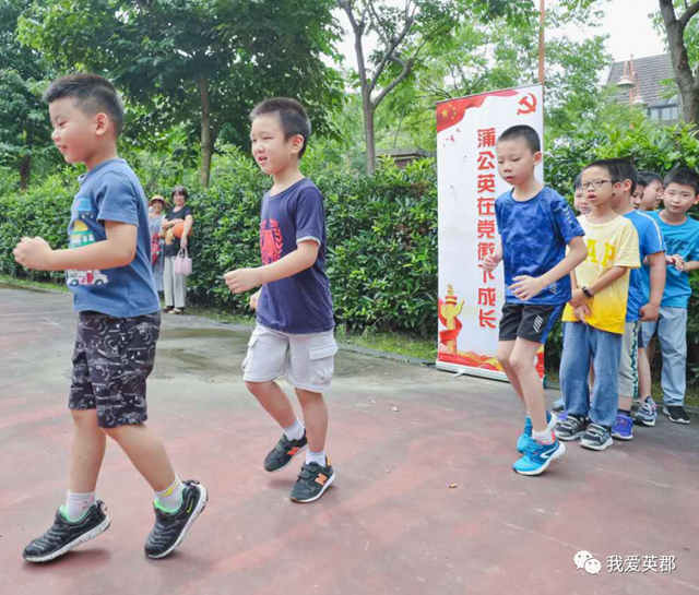 青少年篮球比赛,让孩子们感受体育