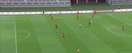 国足12强vs澳大利亚前二十分钟,12强赛首战国足0-3不敌