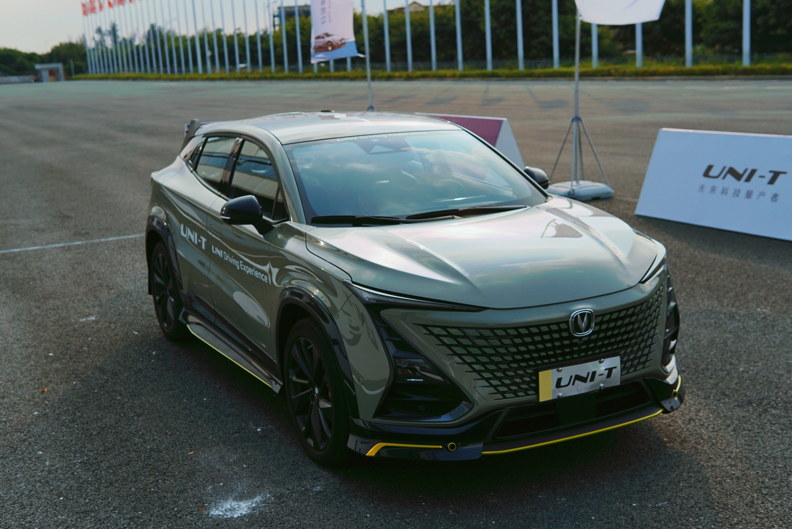 试驾2022款UNI-T把SUV开上赛道是种什么体验？