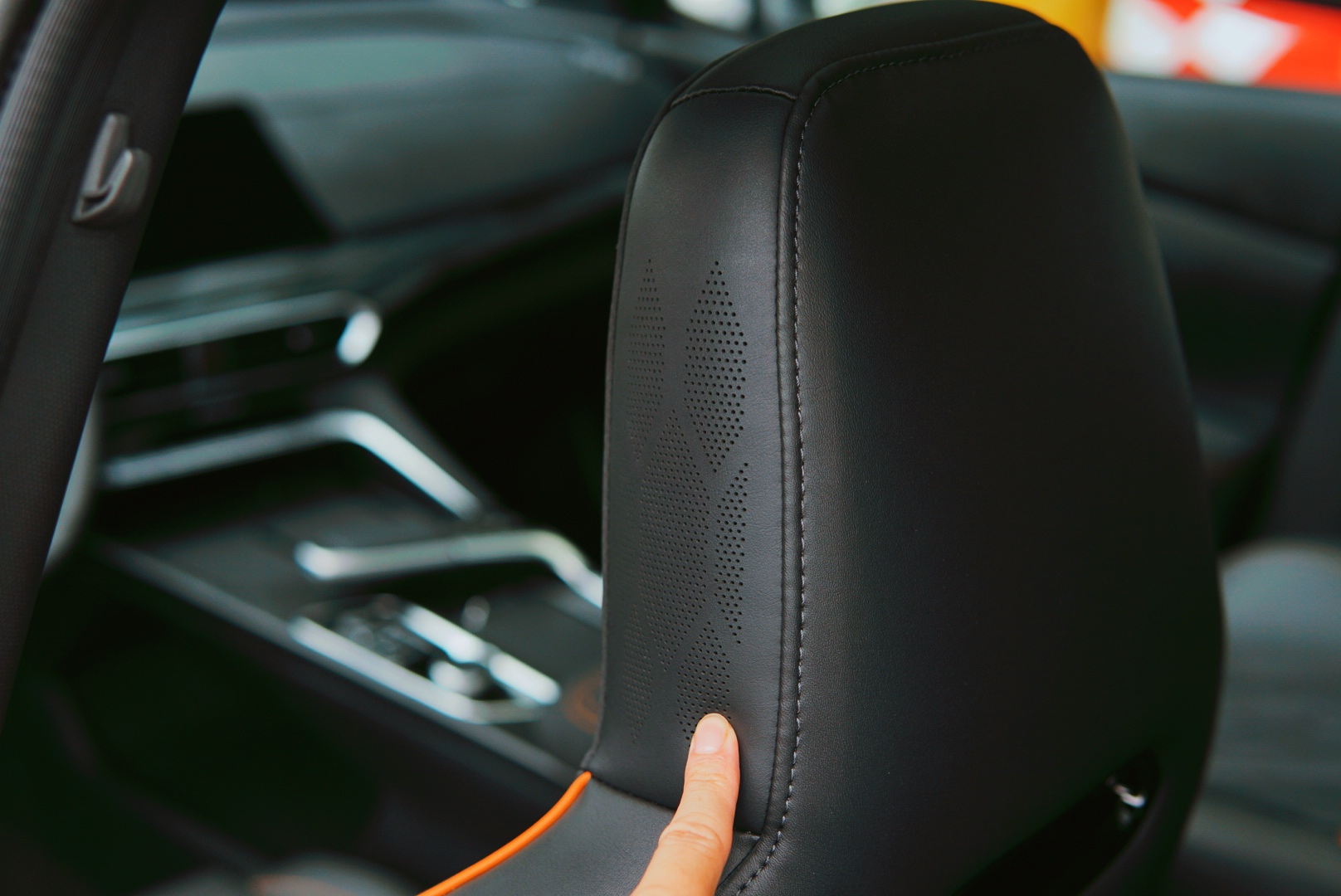 试驾2022款UNI-T把SUV开上赛道是种什么体验？