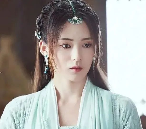 拜托给赵露思们好好梳下头