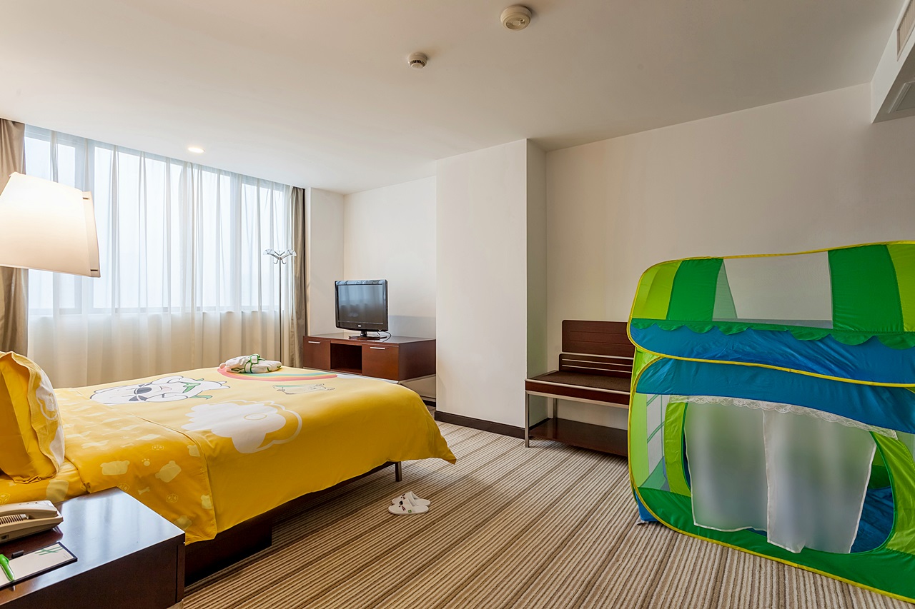 体验BOOMI亲子房，吃自助小火锅，喝本地啤酒，周末可以这么过