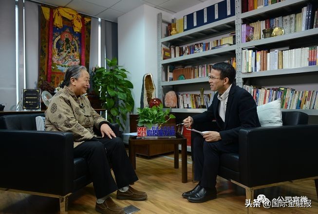 这家公司现金分红是IPO募资额2.6倍，董事长从中科院跨界藏药，消痛贴膏年销10亿元