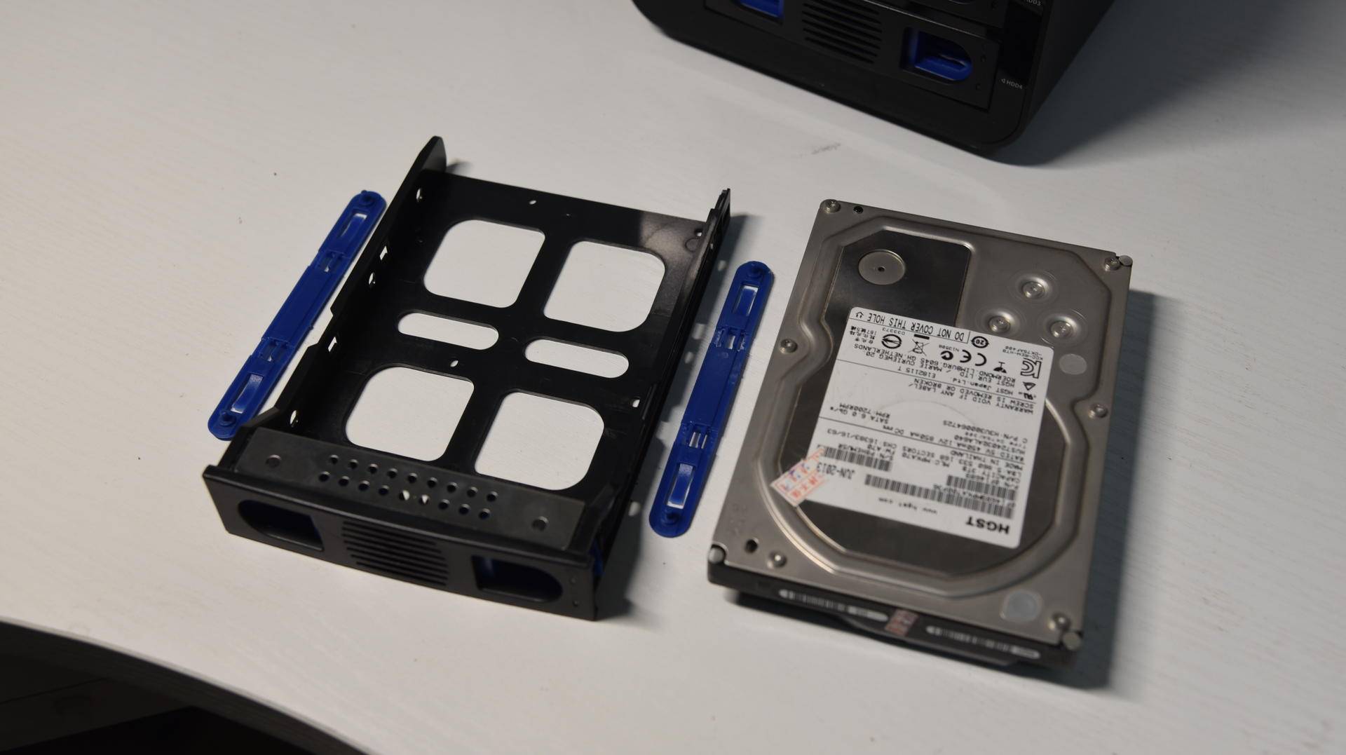 机箱硬盘位不够用,机箱硬盘位不够