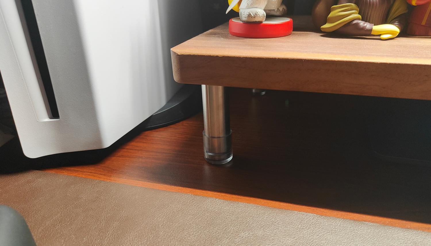 游戏宅的电脑桌面,游戏头戴式耳机rog棱镜s