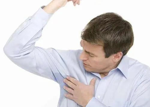 夏季腋下多汗异味该怎么解决,夏季出汗腋下有异味怎么快速消除