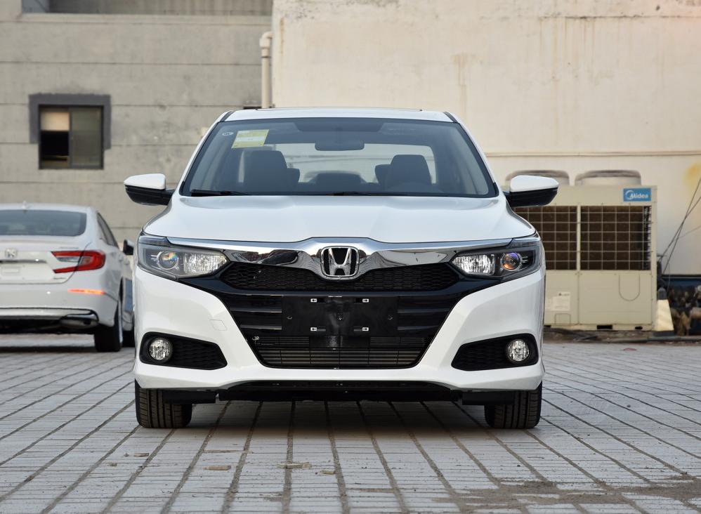 本田凌派车长近4米8，一箱油可跑近1000公里，号称“小雅阁”