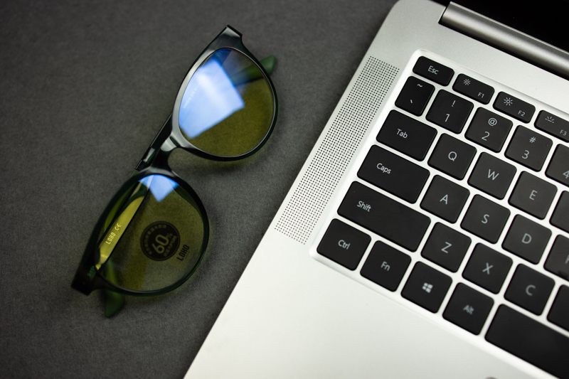 loho眼镜防蓝光测评,防蓝光眼镜logo双效防护