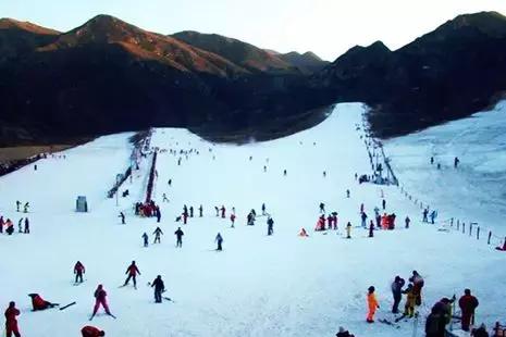 北京附近滑雪场哪家好,目前北京规模最大的滑雪场是哪个
