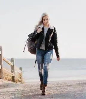 波司登斥重金进入纽约时装周,波司登羽绒服和加拿大鹅哪个好