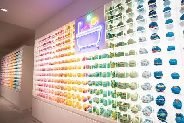 prada伦敦,prada郑州开店