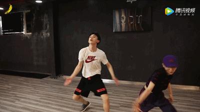 《萦萦夙语亦难求》：自恋少爷追腹黑侍女，反转不断，爆笑不止