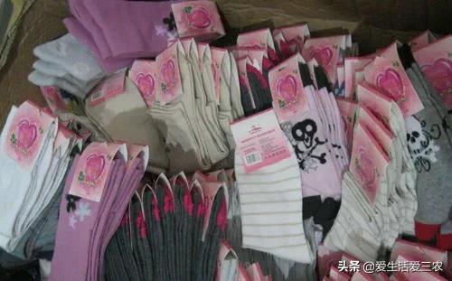 摆地摊卖袜子真能月入几万吗,摆地摊卖袜子怎么卖得快一些