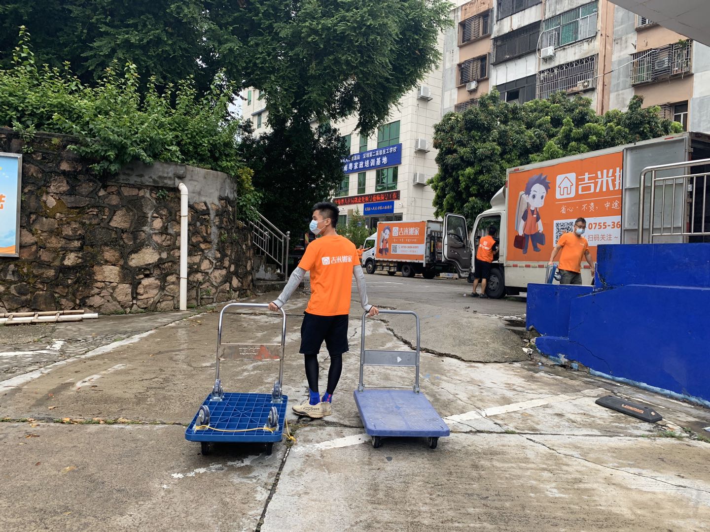 吉米搬家有大件搬运费吗,吉米搬家和蓝犀牛搬家哪个好