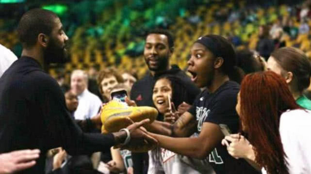 nba球星穿的球鞋多少钱,nba球星球鞋哪个人最贵