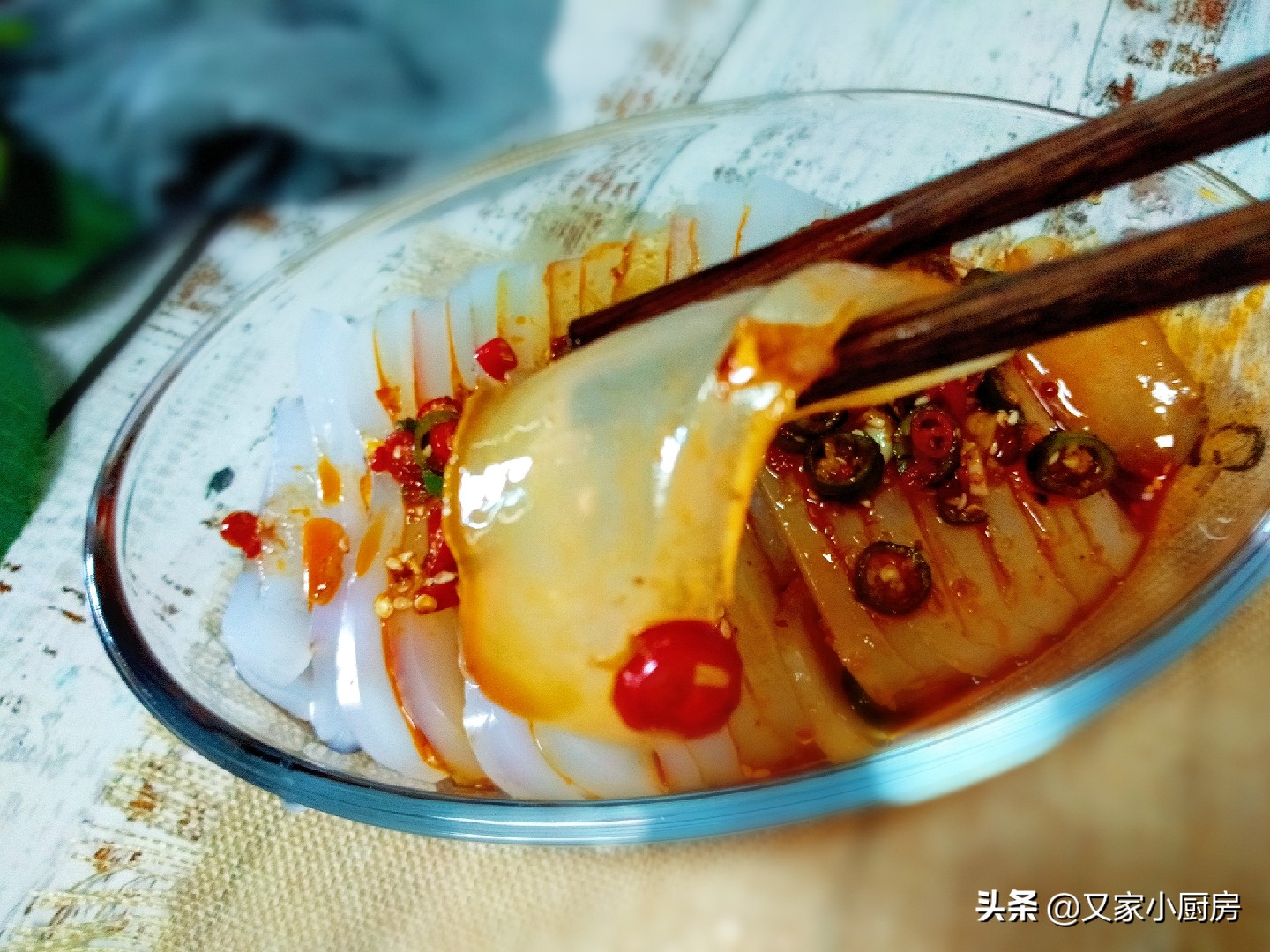 如何用淀粉做凉粉全过程,什么淀粉做凉粉最劲道q弹