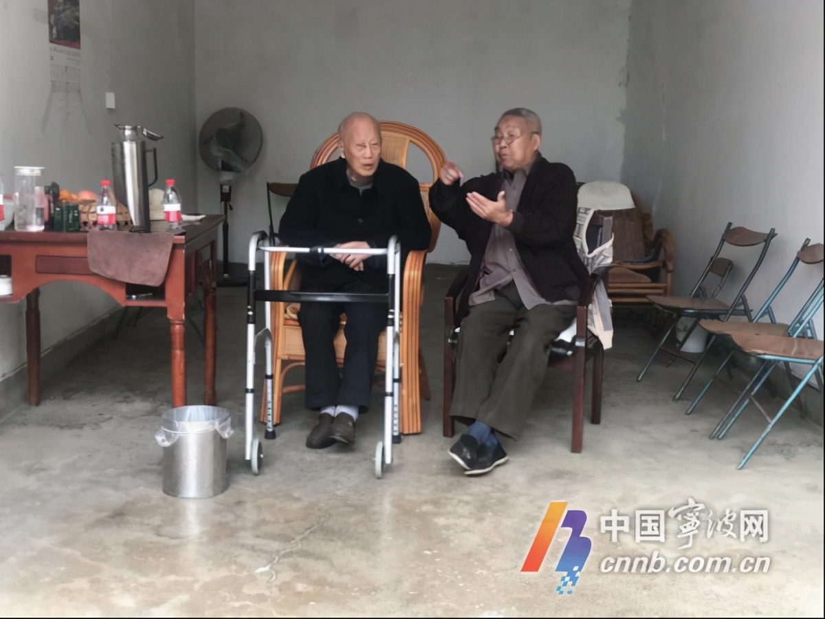 宁波老兵回忆抗美,抗战老兵再次见到曾经的战友