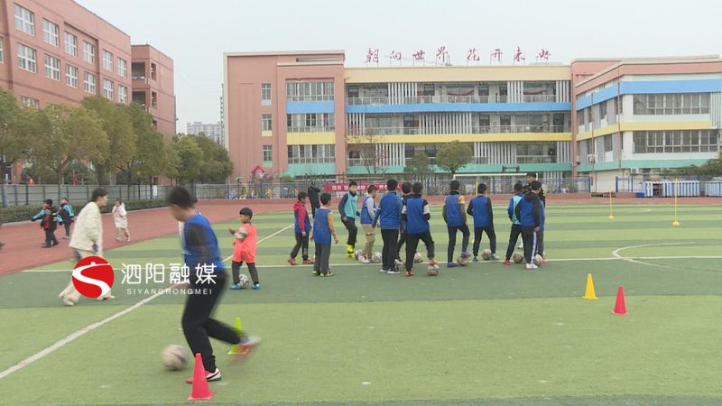 弘扬奥运精神争做体育小健将,实验小学继续弘扬冰雪运动精神