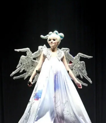 6大比艺人颜值高的经纪人，个个品貌端庄，甩艺人几条街