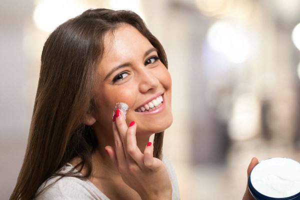 olay美白精华和sk2小灯泡精华,sk2神仙水和olay淡斑精华