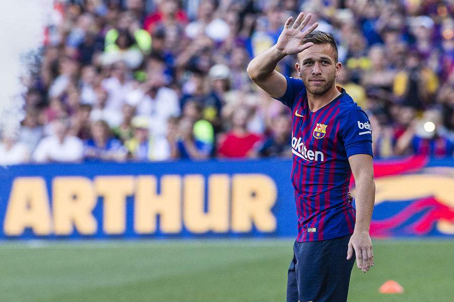 皇马防守反击巴萨传控,巴萨巅峰传控皇马5比0