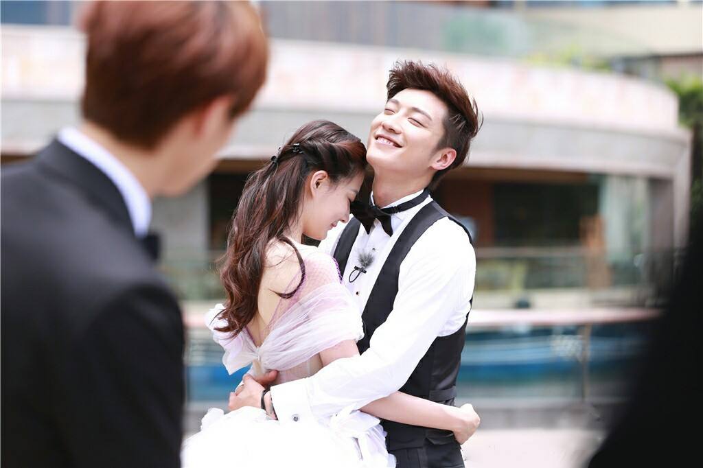 崔雪莉自杀，同是抑郁症的乔任梁三年前自杀，如果还活着今年32岁