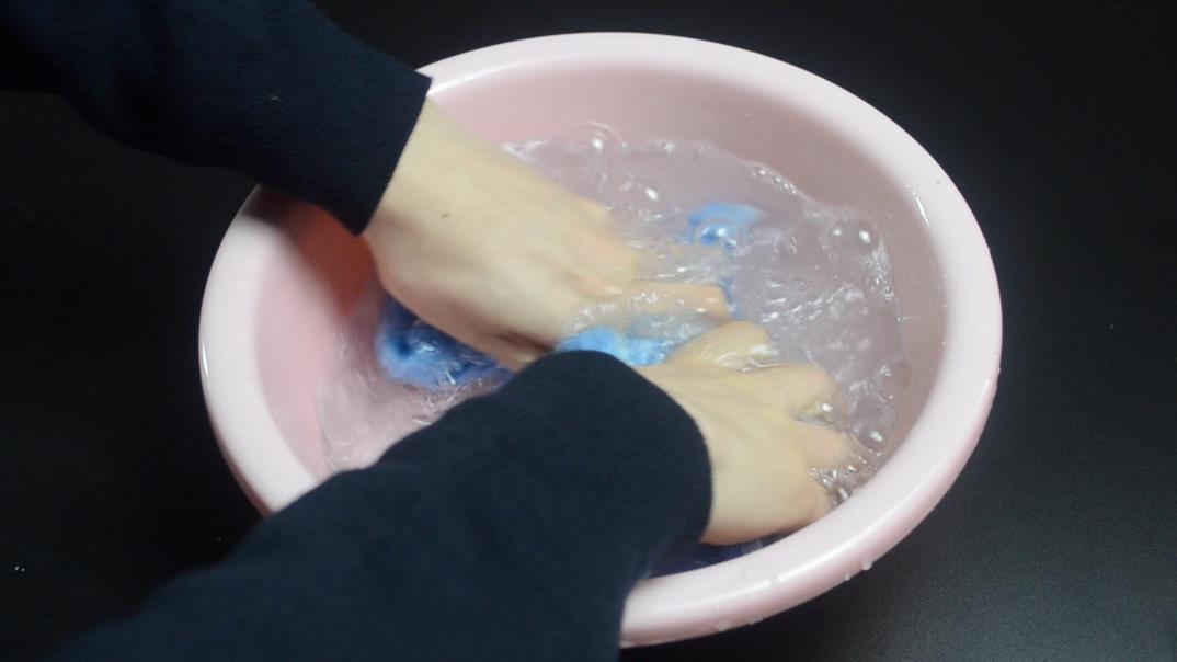 毛巾怎么洗又臭又好,毛巾用久了又脏又腻一招搞定