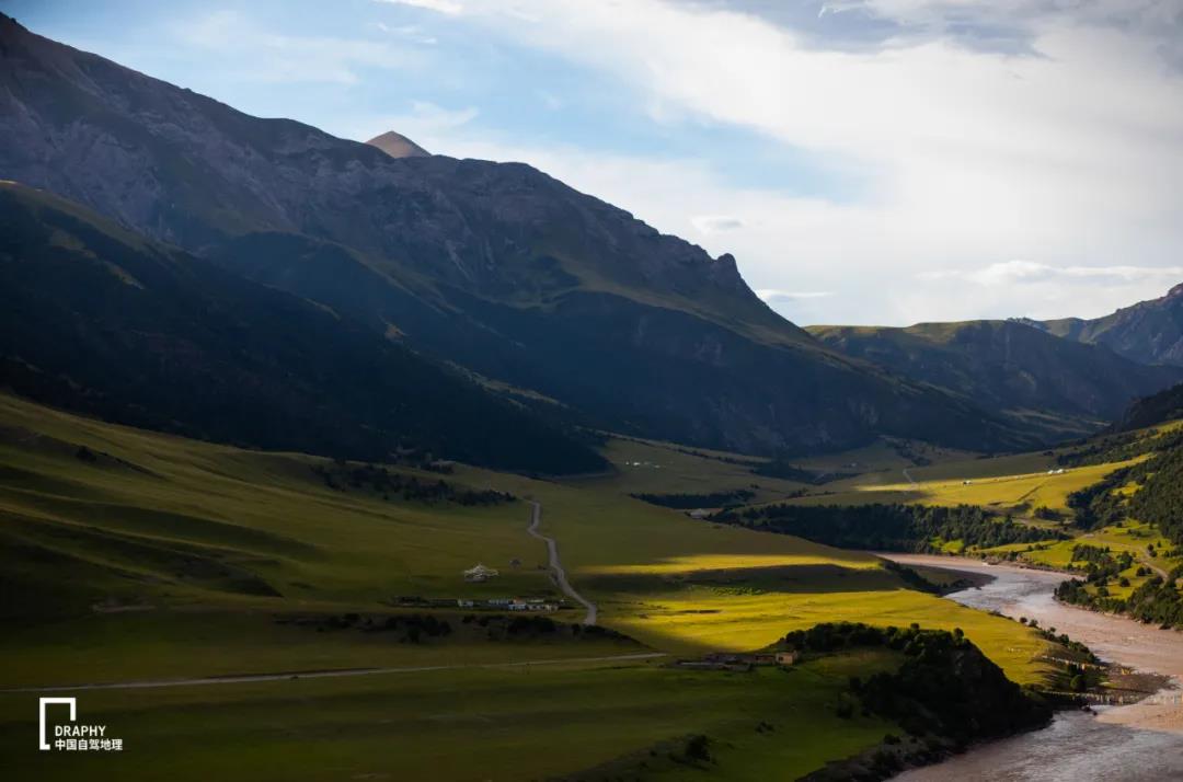 青海发现大规模罕见地貌奇观,青海现七彩流沙奇观