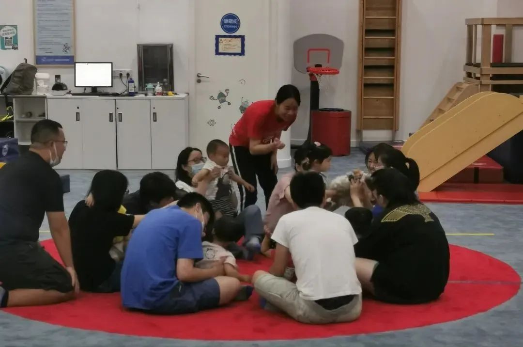 英语启蒙早教线上好还是线下,线上与线下辅导班的优缺点